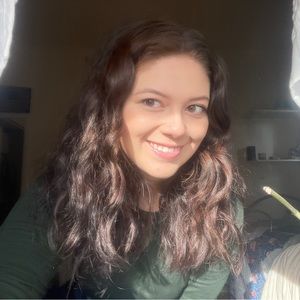 Meet your Posher, Crystal